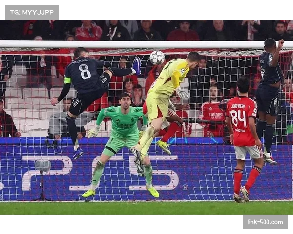 本菲卡门将特鲁宾表现稳健 主场虽败仍保留晋级希望